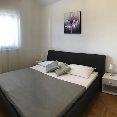 Zen Apartment *
